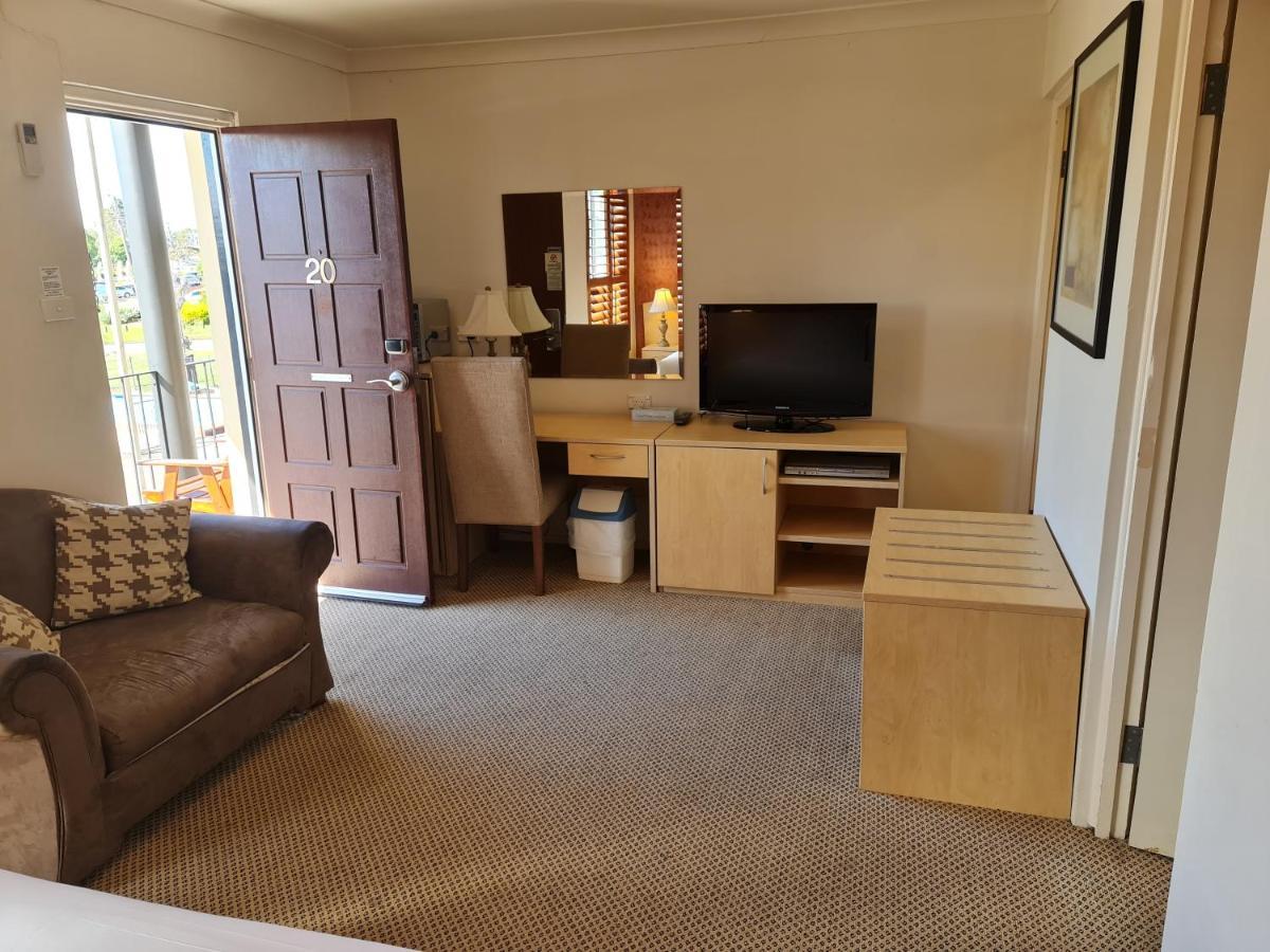 Country Plaza Motel Taree Exterior photo